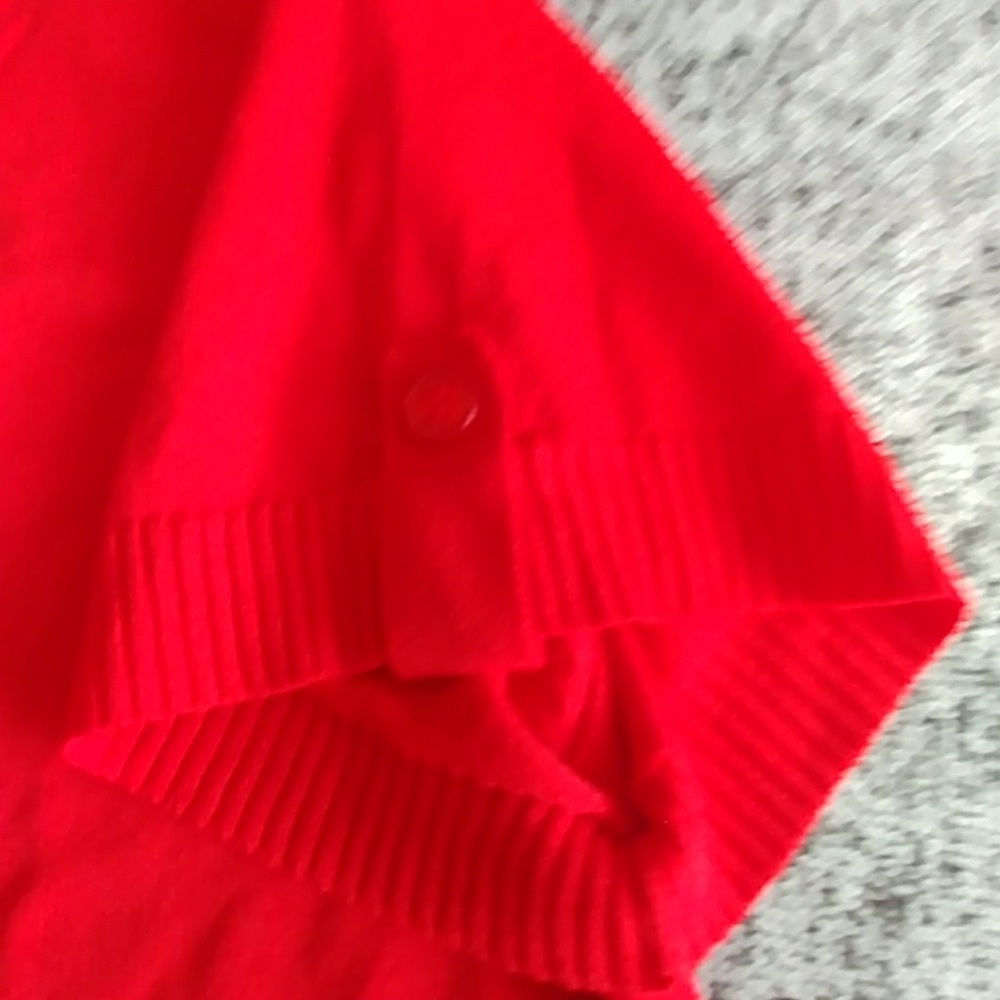 Red top - Picture 3 of 4